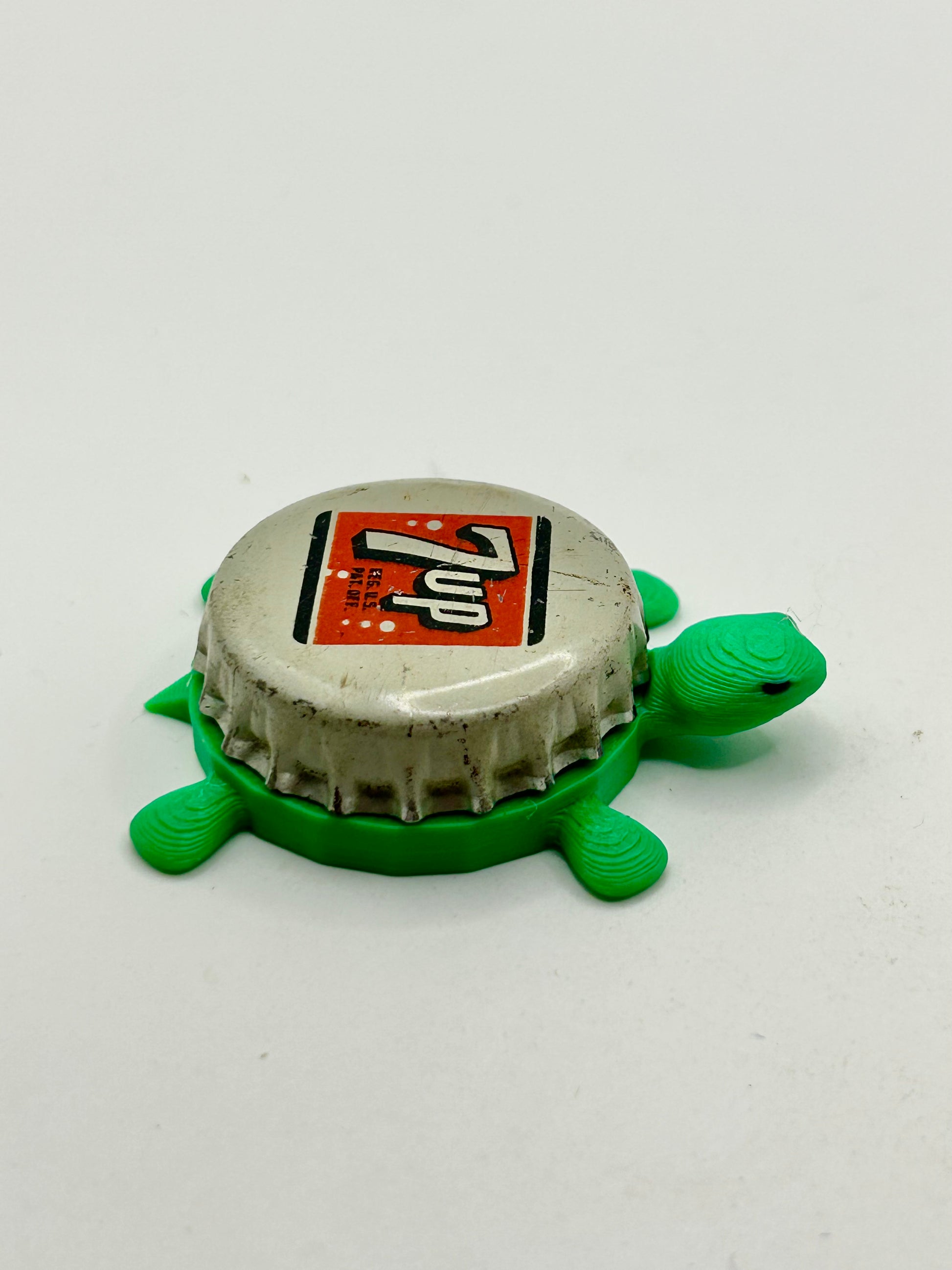 7UP (Vintage, White) - Bottle Cap Magnet Turtle Shell Shocked Art