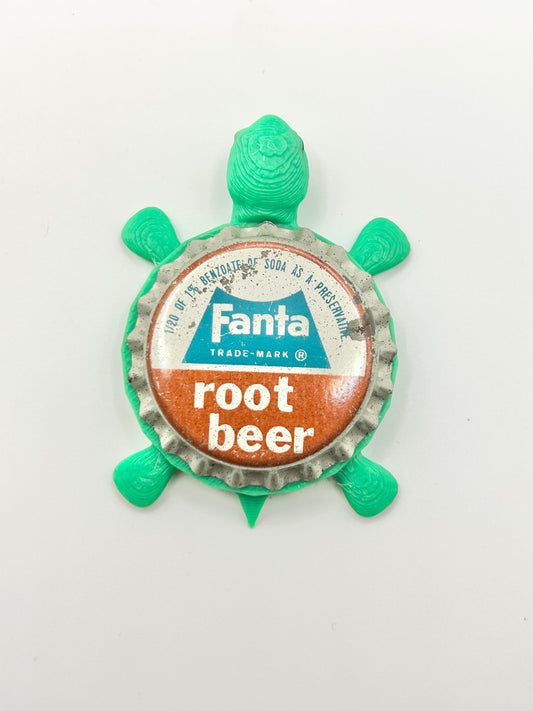 Fanta Root Beer (Vintage 3) - Bottle Cap Magnet Turtle