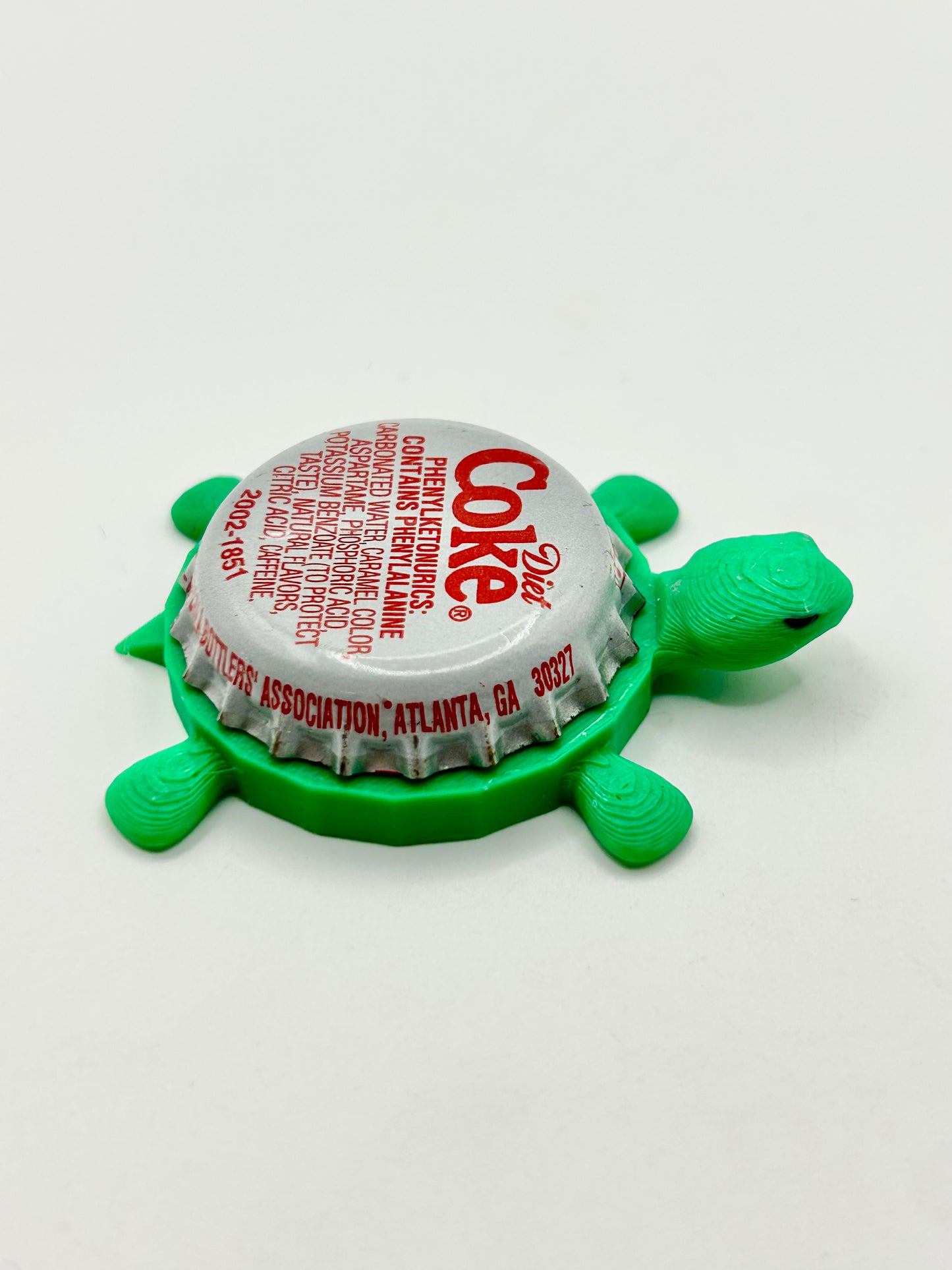 Diet Coke (White) - Bottle Cap Magnet Turtle