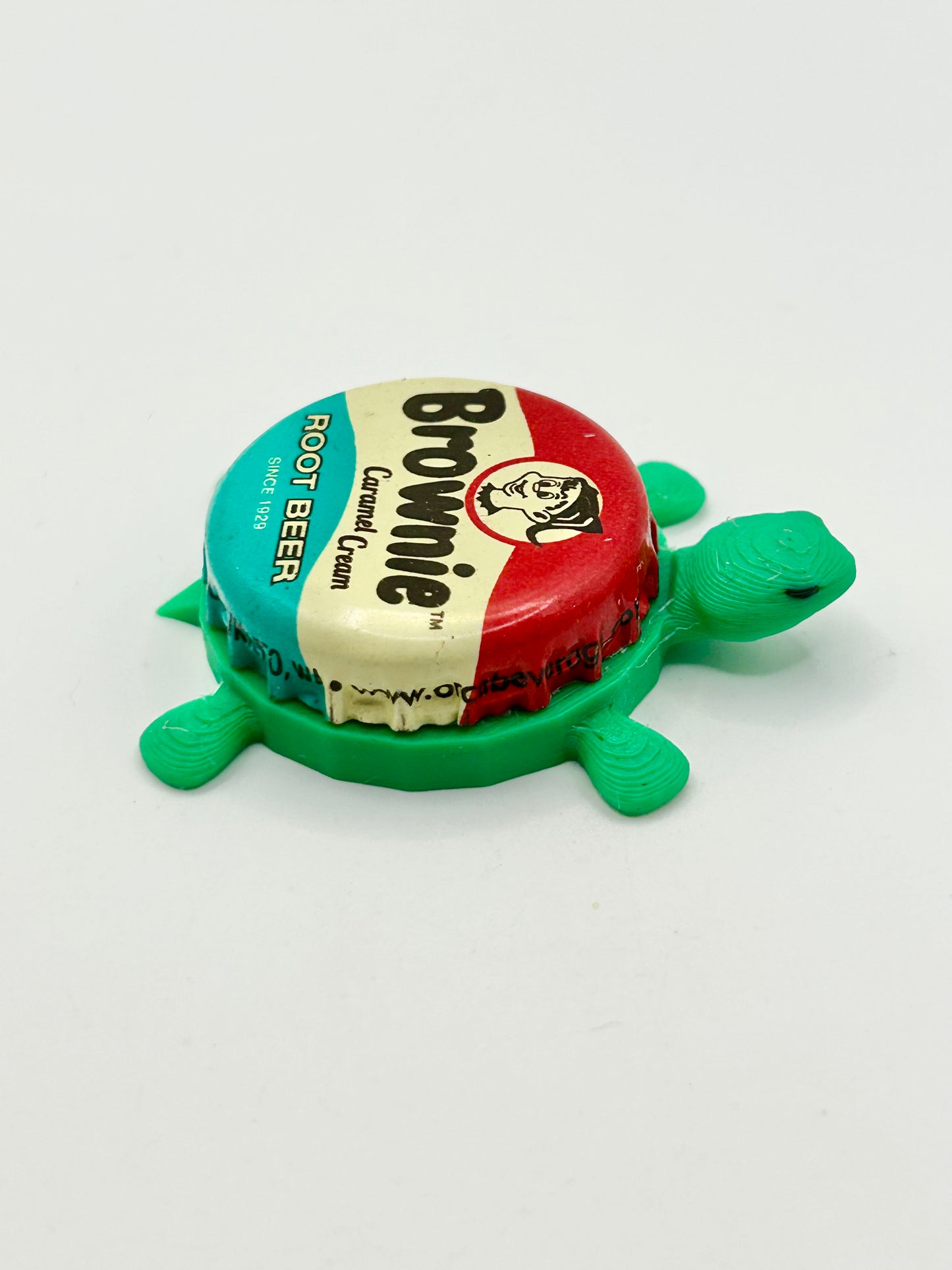 Brownie Root Beer - Bottle Cap Magnet Turtle