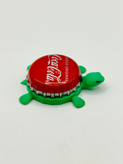 Coca Cola (Sabor Original) - Bottle Cap Magnet Turtle Shell Shocked Art