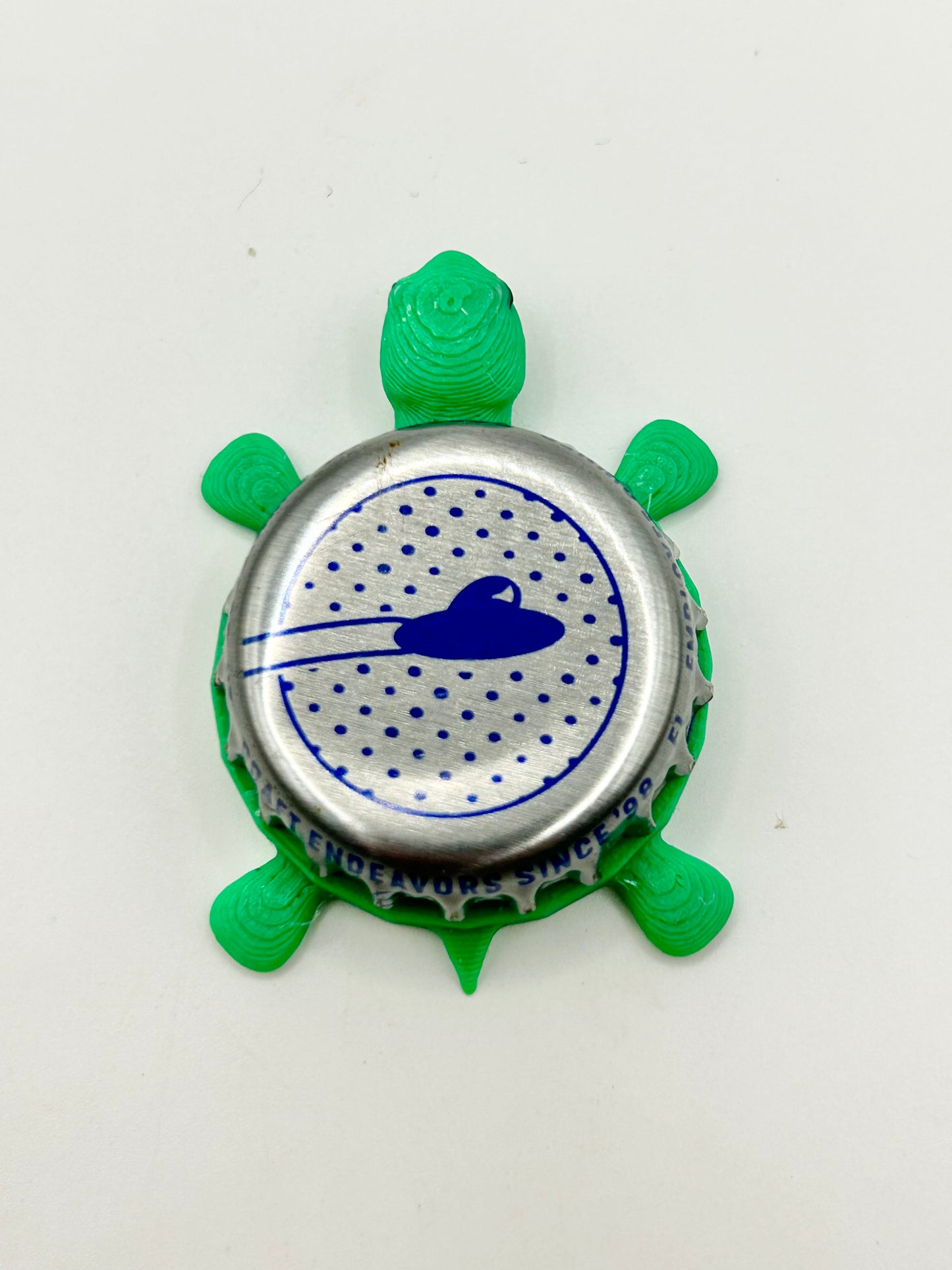 UFO White Beer (Flying) - Bottle Cap Magnet Turtle
