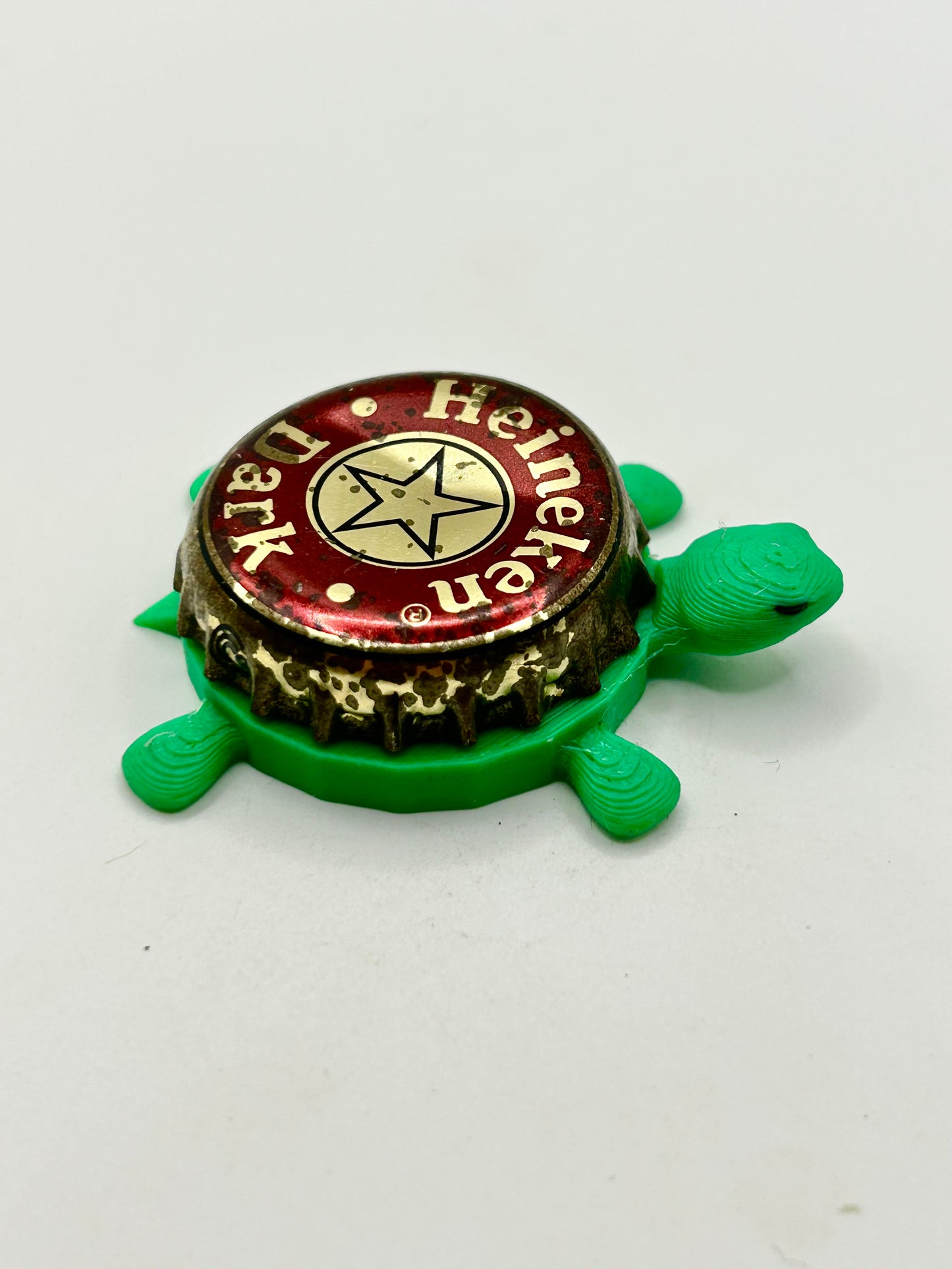 Heineken Dark (Vintage) - Bottle Cap Magnet Turtle