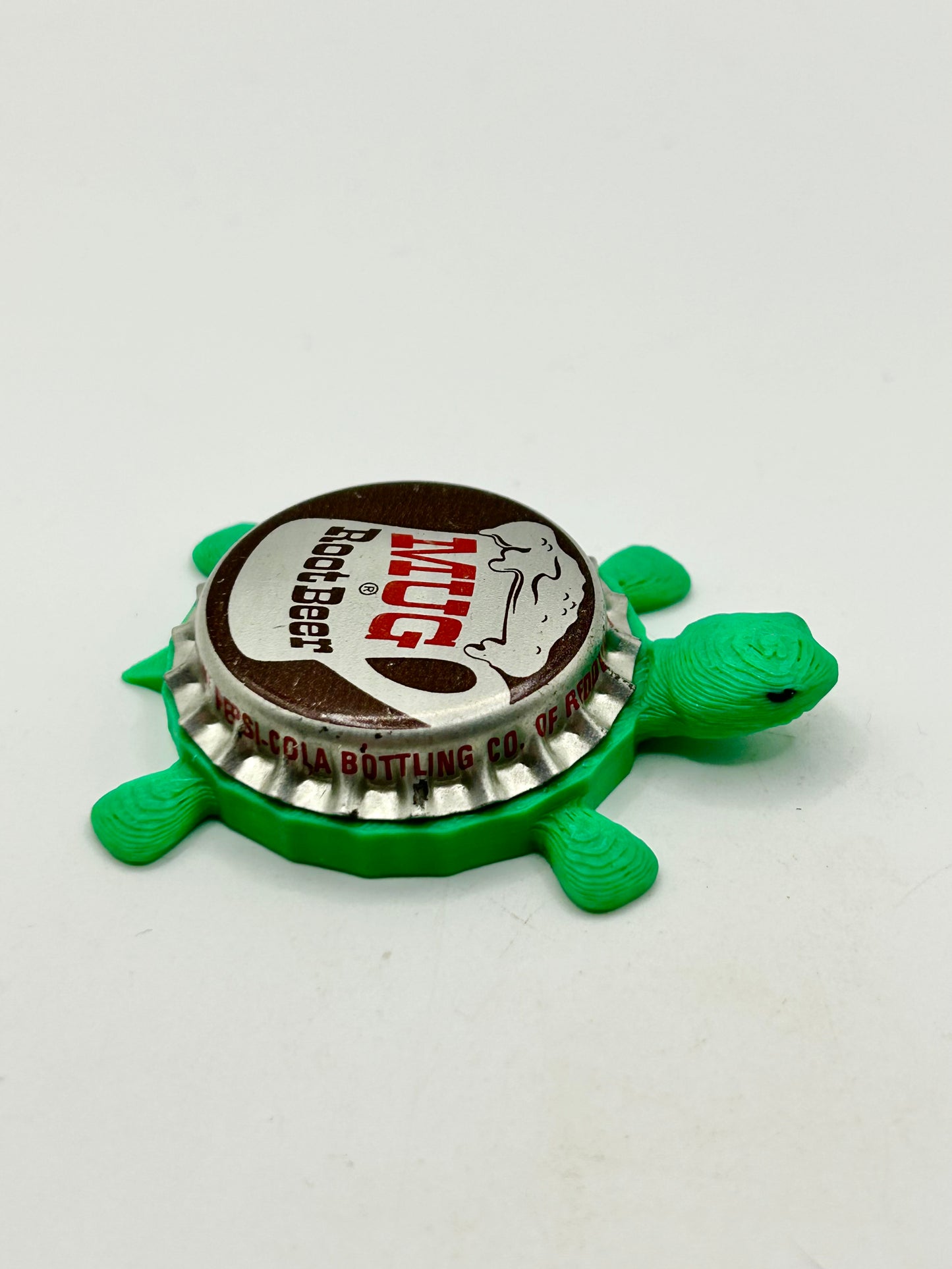 Mug Root Beer (Vintage) - Bottle Cap Magnet Turtle Shell Shocked Art