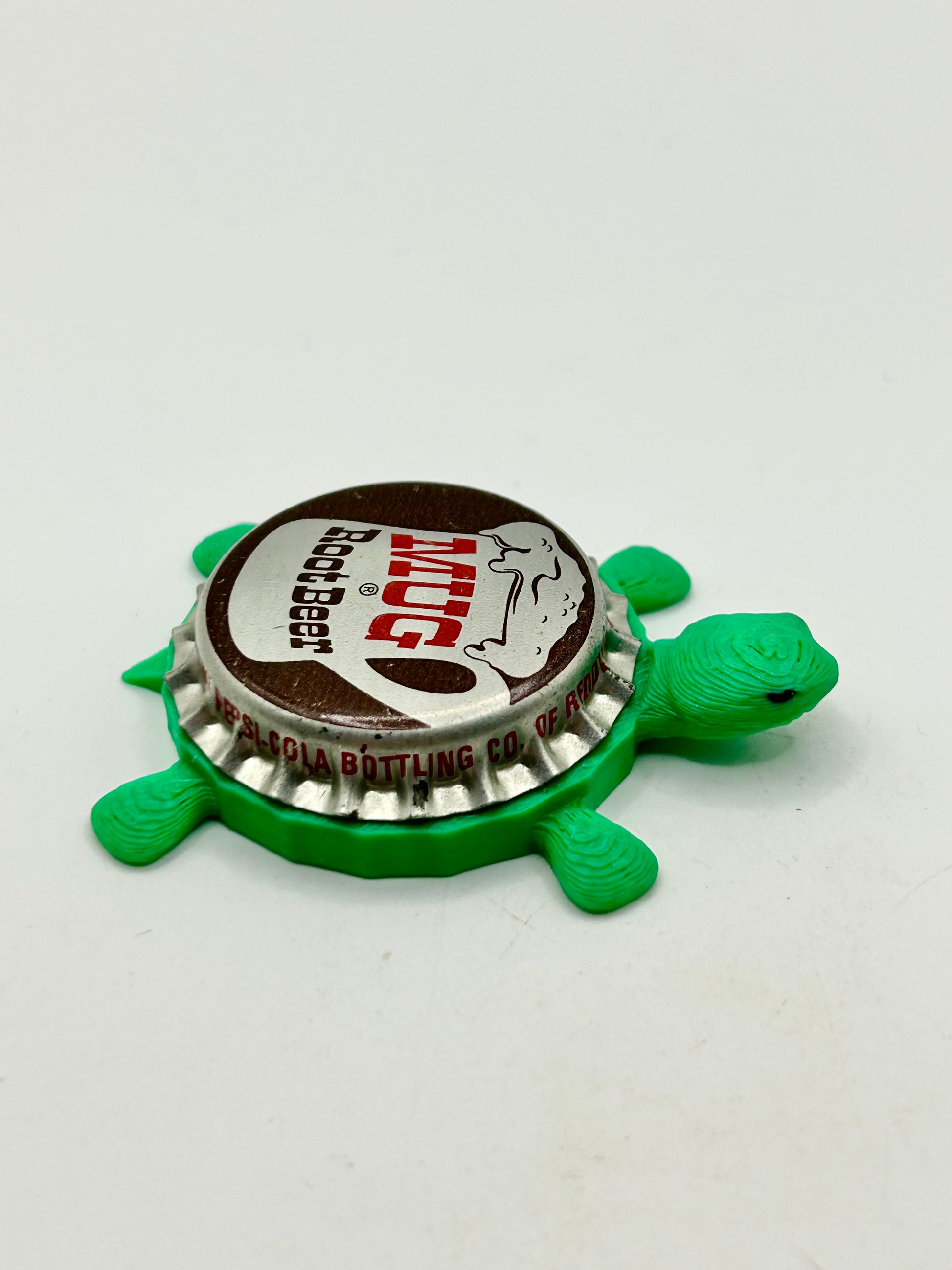 Mug Root Beer (Vintage) - Bottle Cap Magnet Turtle Shell Shocked Art
