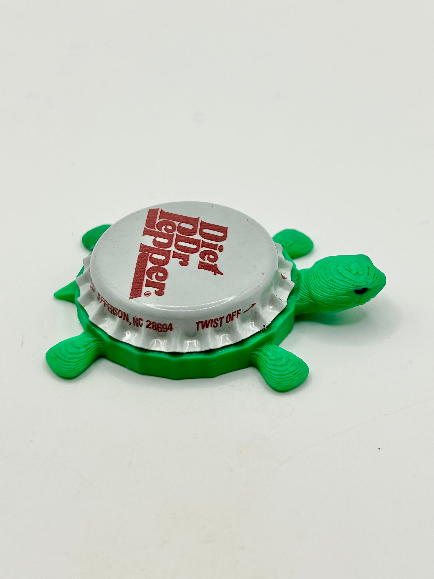 Diet Dr Pepper Soda - Bottle Cap Magnet Turtle