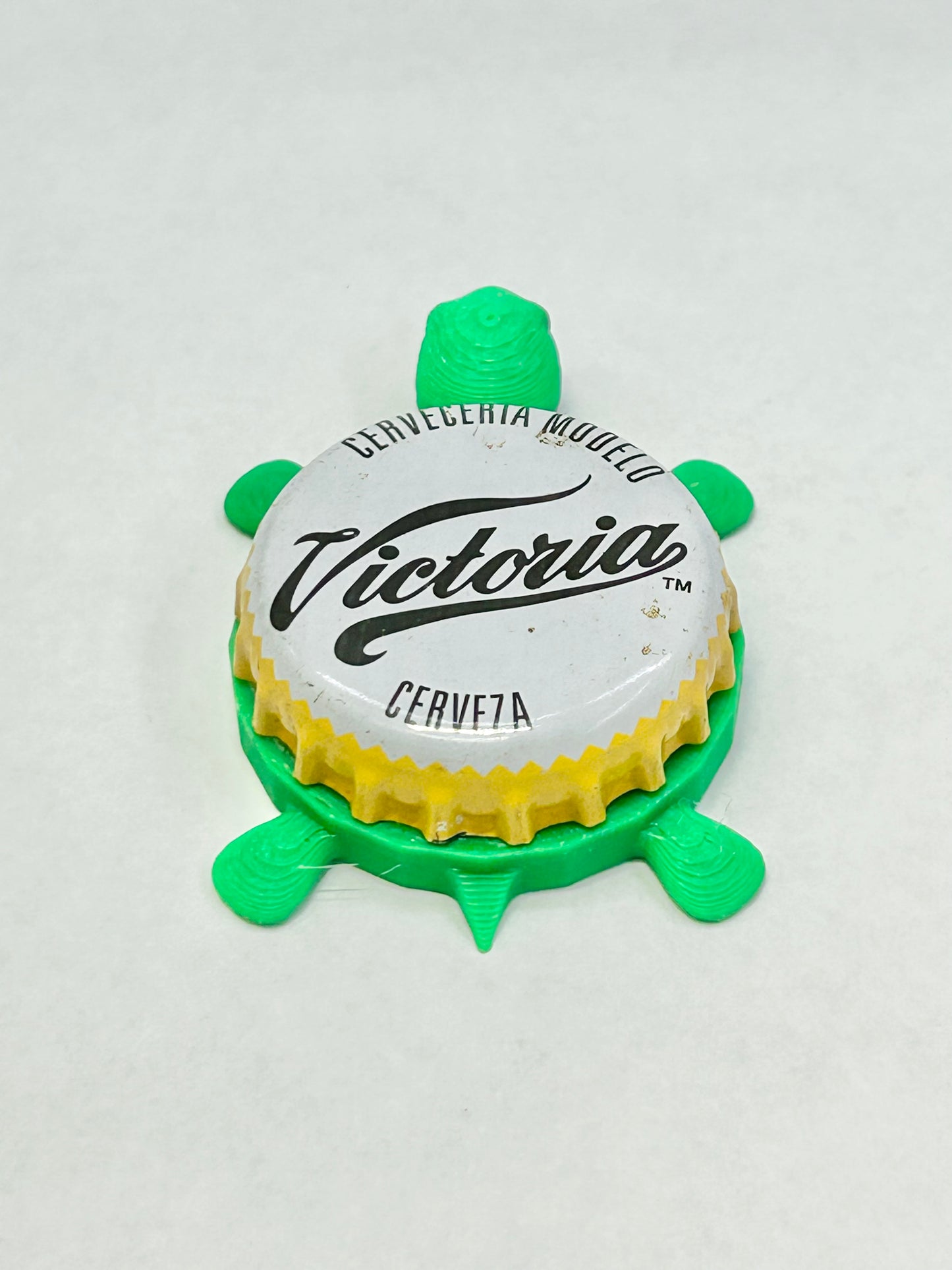 Victoria (Modelo) - Bottle Cap Magnet Turtle