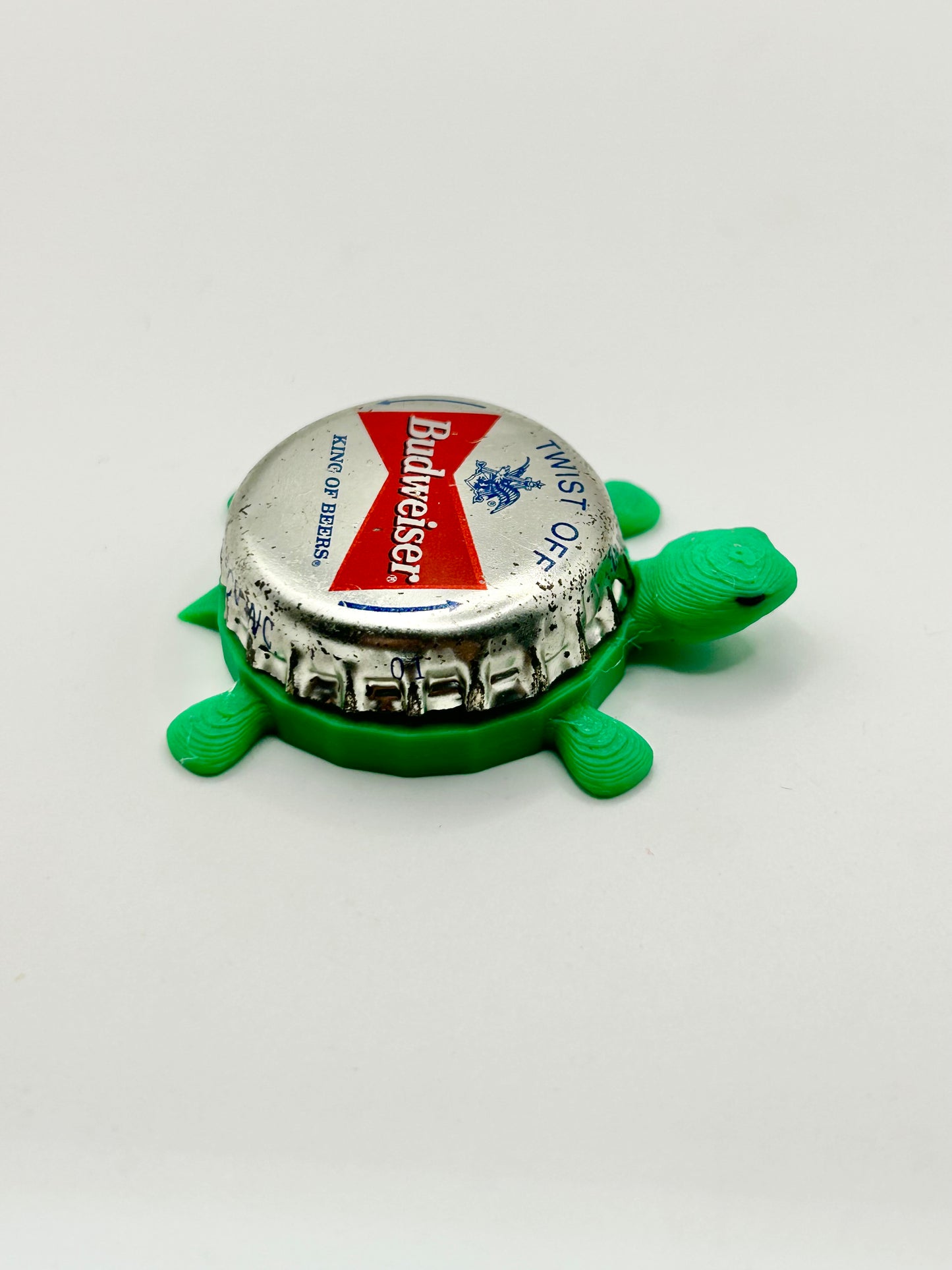 Budweiser (Silver) - Bottle Cap Magnet Turtle