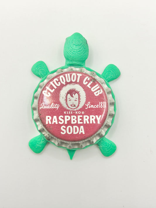 Clicquot Club Raspberry Soda - Bottle Cap Magnet Turtle