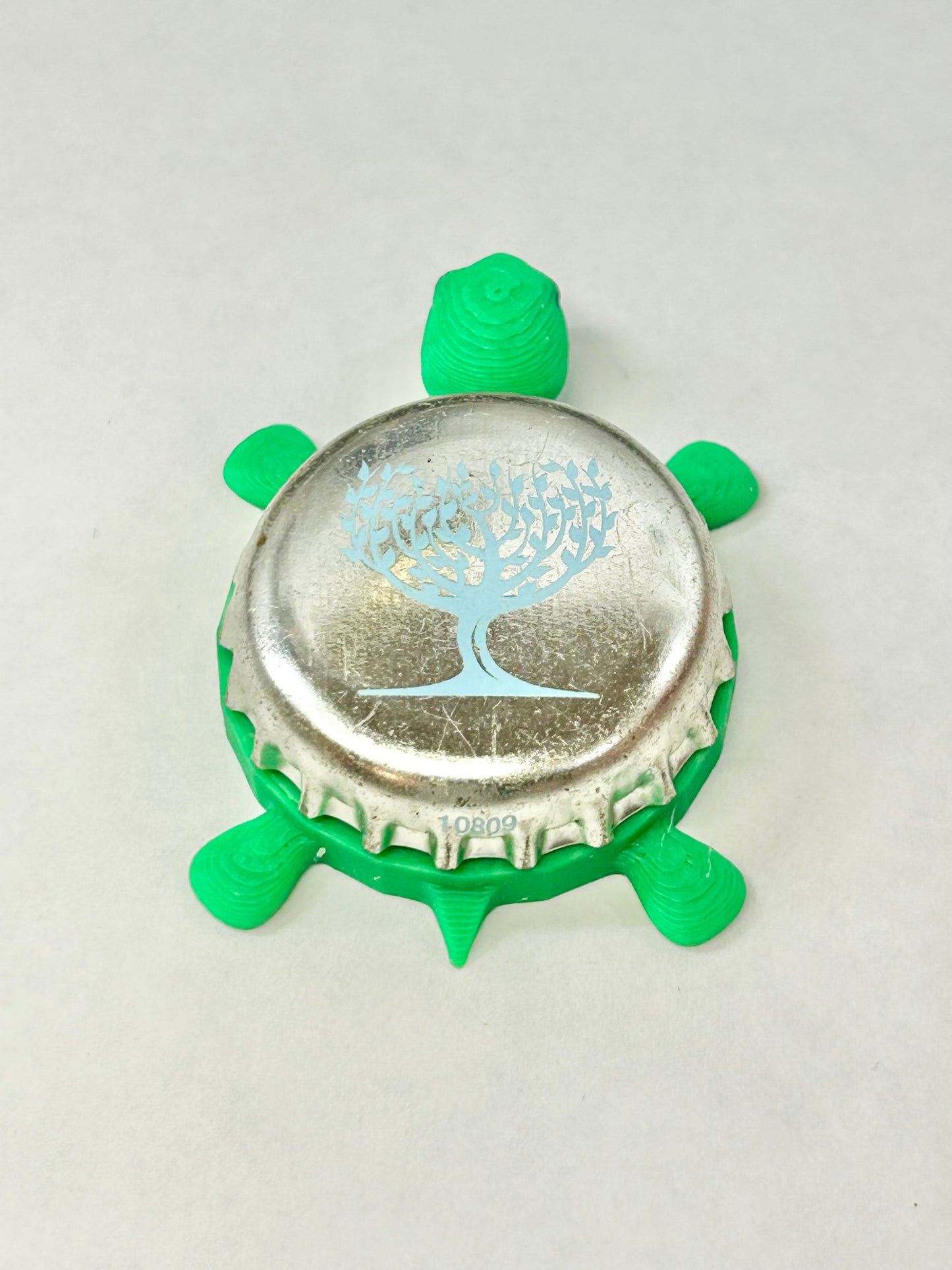 Fever Tree Ginger Beer (Silver, Light Blue) - Bottle Cap Magnet Turtle