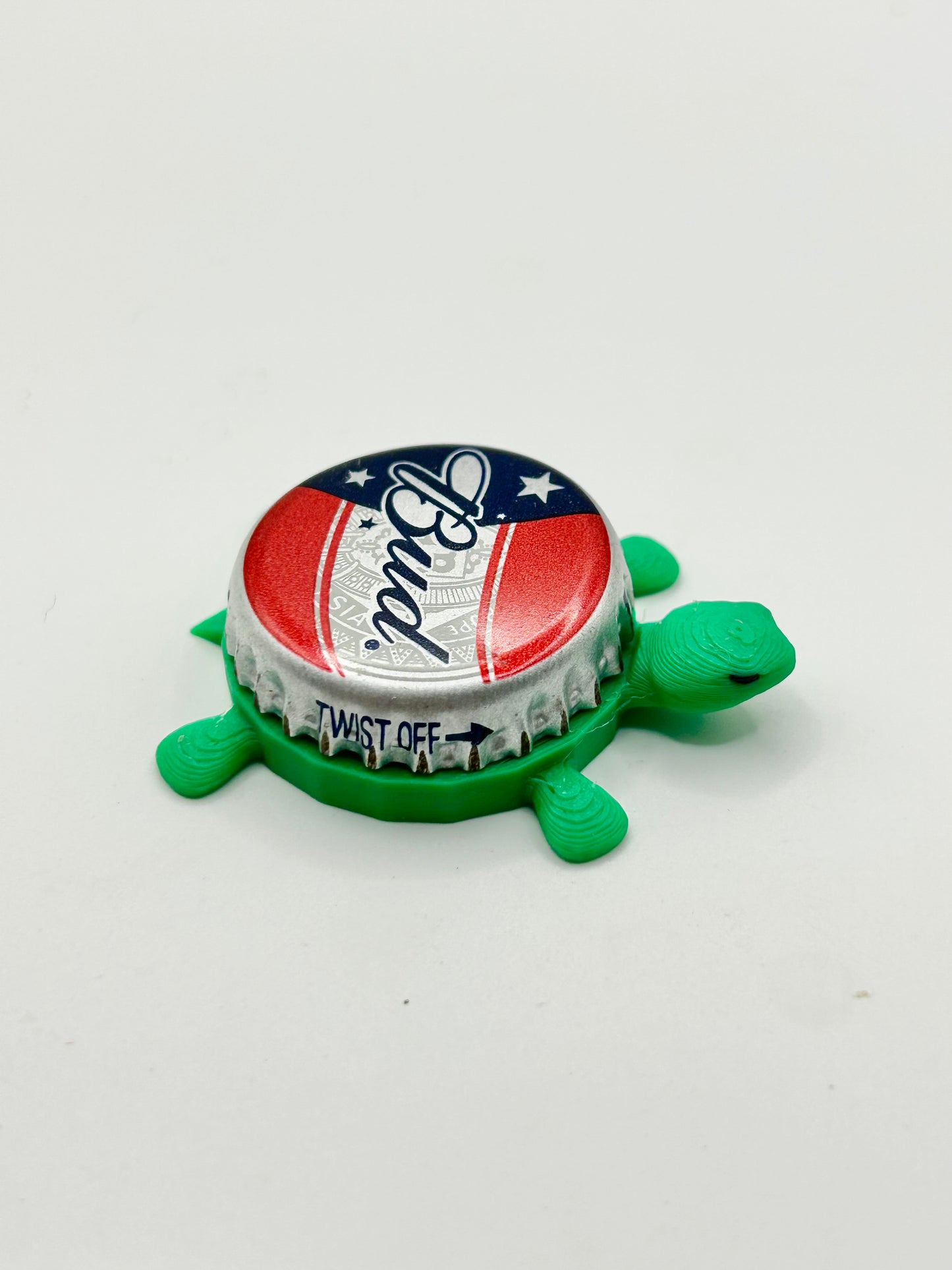 Bud (Budweiser, Patriotic Flag) - Bottle Cap Magnet Turtle