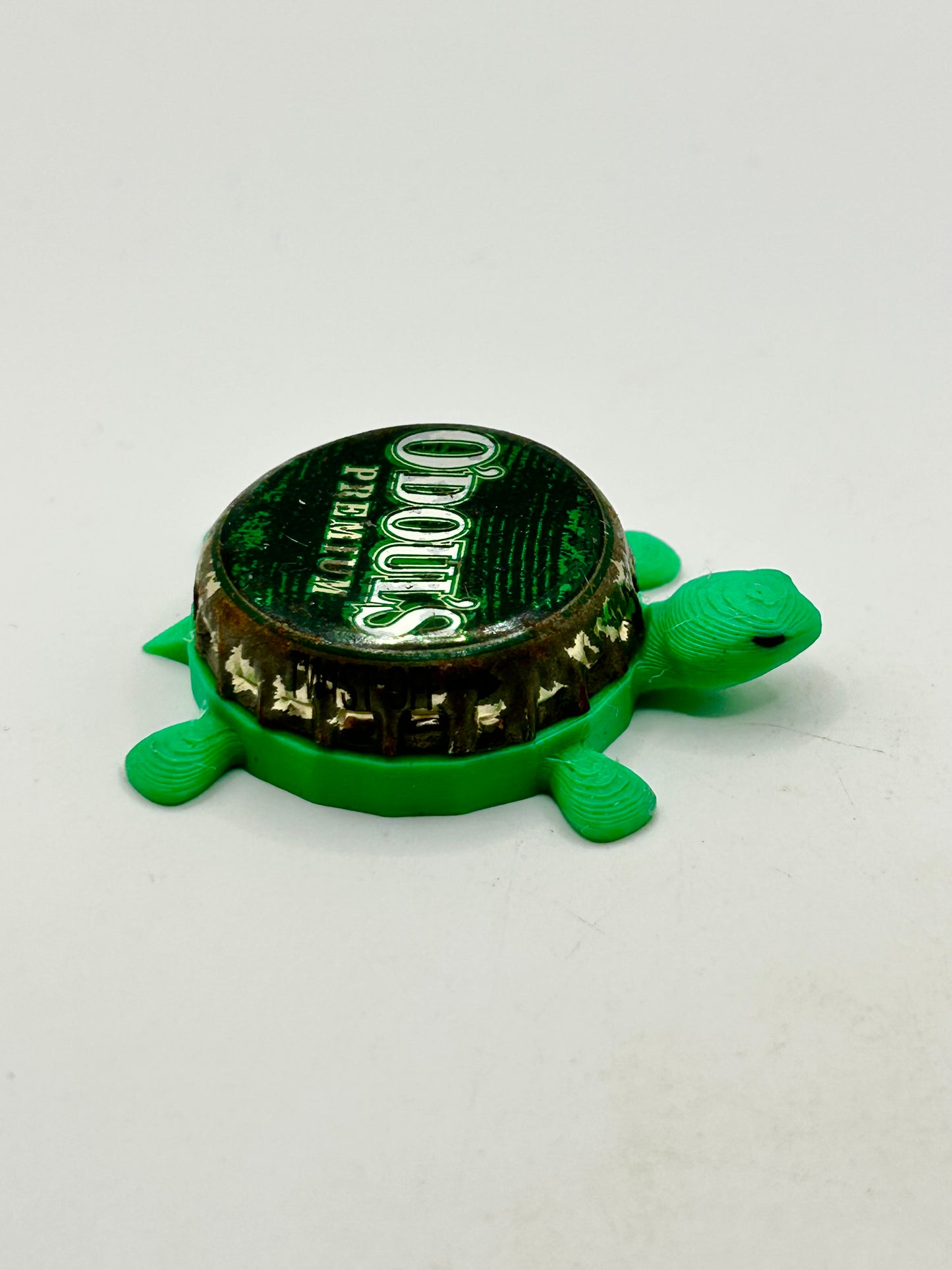 O’Doul’s Premium (Vintage) - Bottle Cap Magnet Turtle Shell Shocked Art