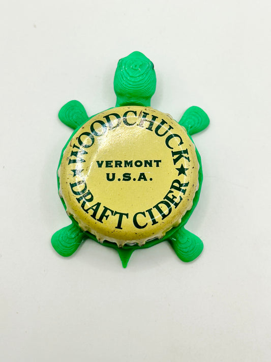 Woodchuck (Off White) - Bottle Cap Magnet Turtle