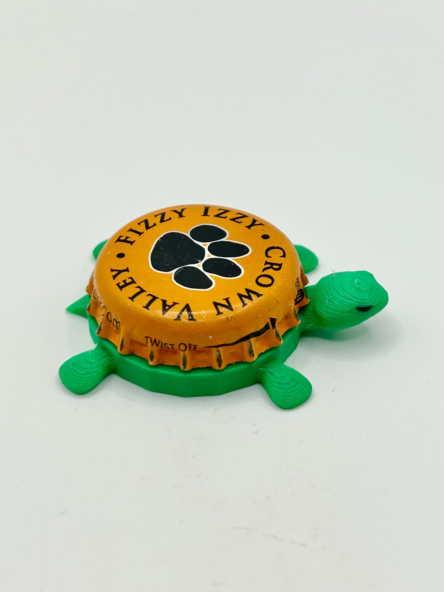 Fizzy Izzy Crown Valley Root Beer - Bottle Cap Magnet Turtle