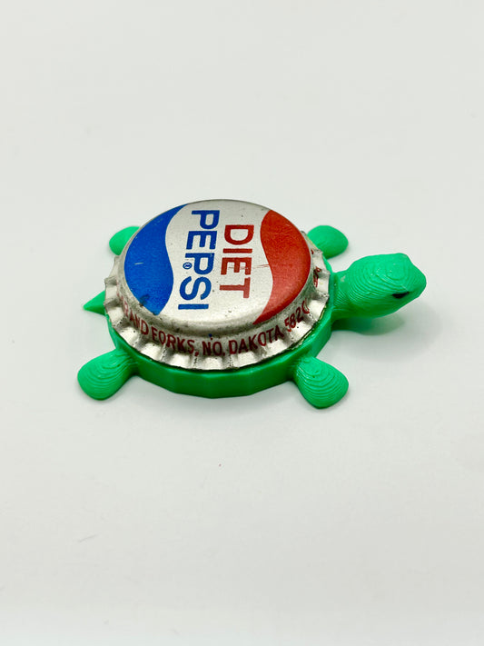 Diet Pepsi (Vintage) - Bottle Cap Magnet Turtle