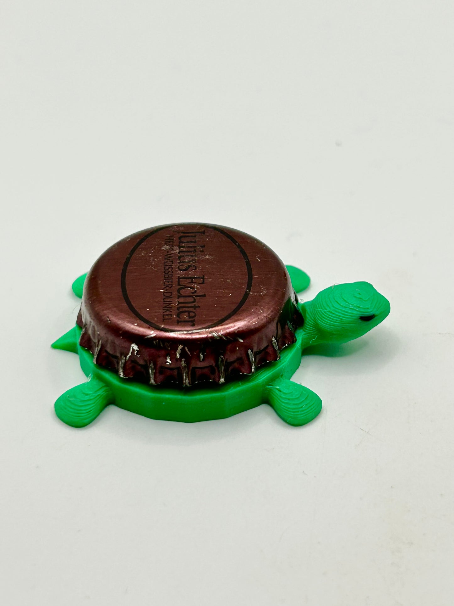 Julius Echter Hefe-Weissbier Dunkel - Bottle Cap Magnet Turtle Shell Shocked Art