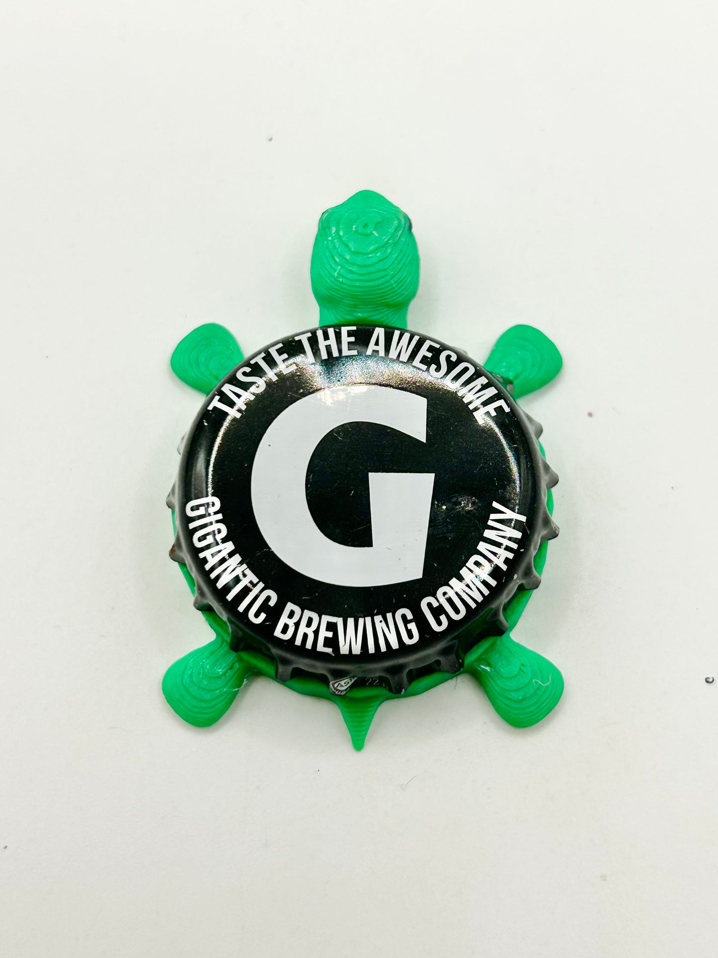 Gigantic Brewing (Black) - Bottle Cap Magnet Turtle