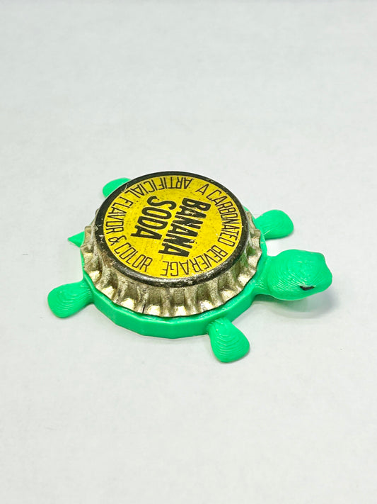 Banana Soda (Vintage) - Bottle Cap Magnet Turtle
