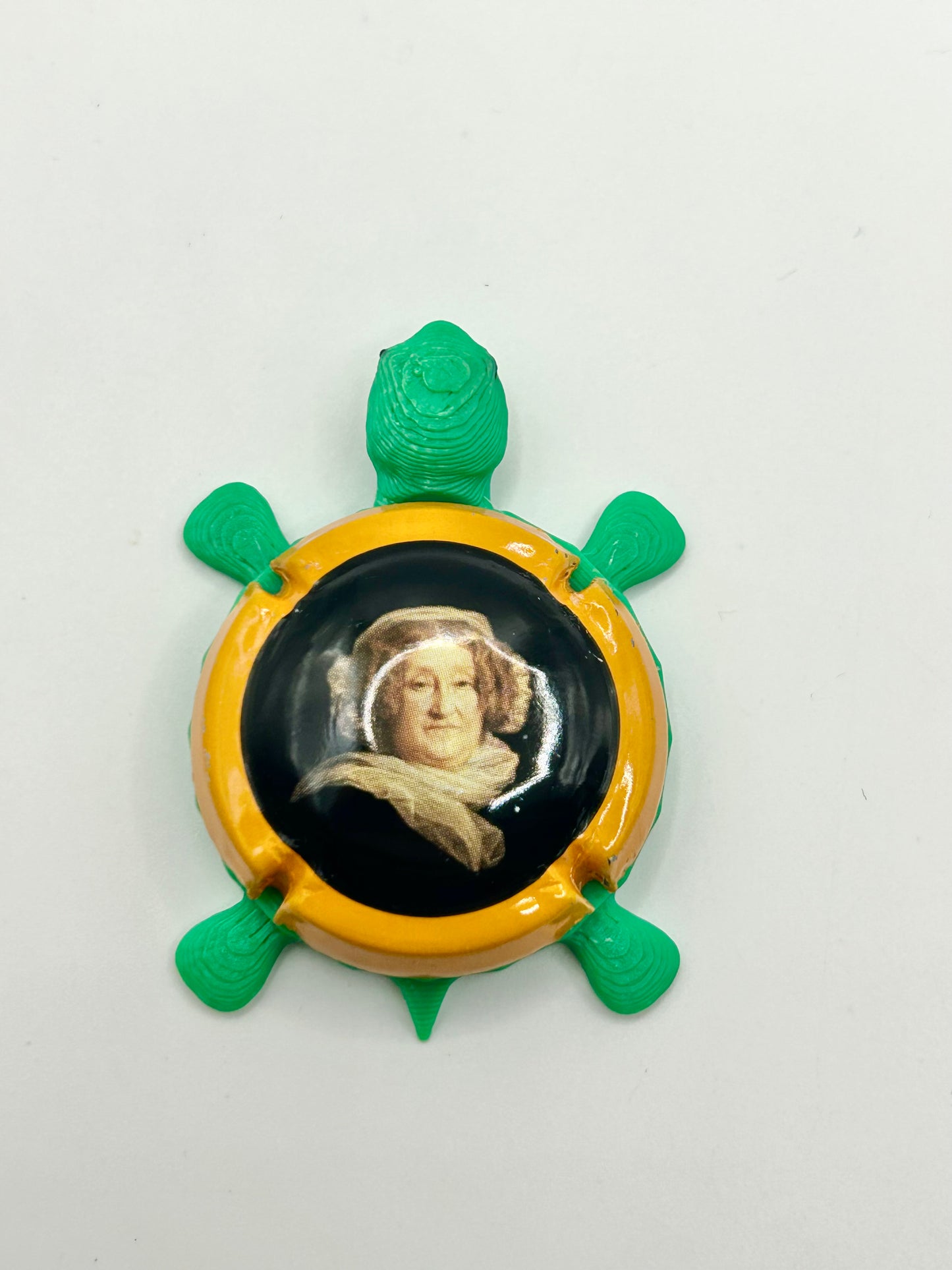 Veuve Clicquot Champagne - Bottle Cap Magnet Turtle