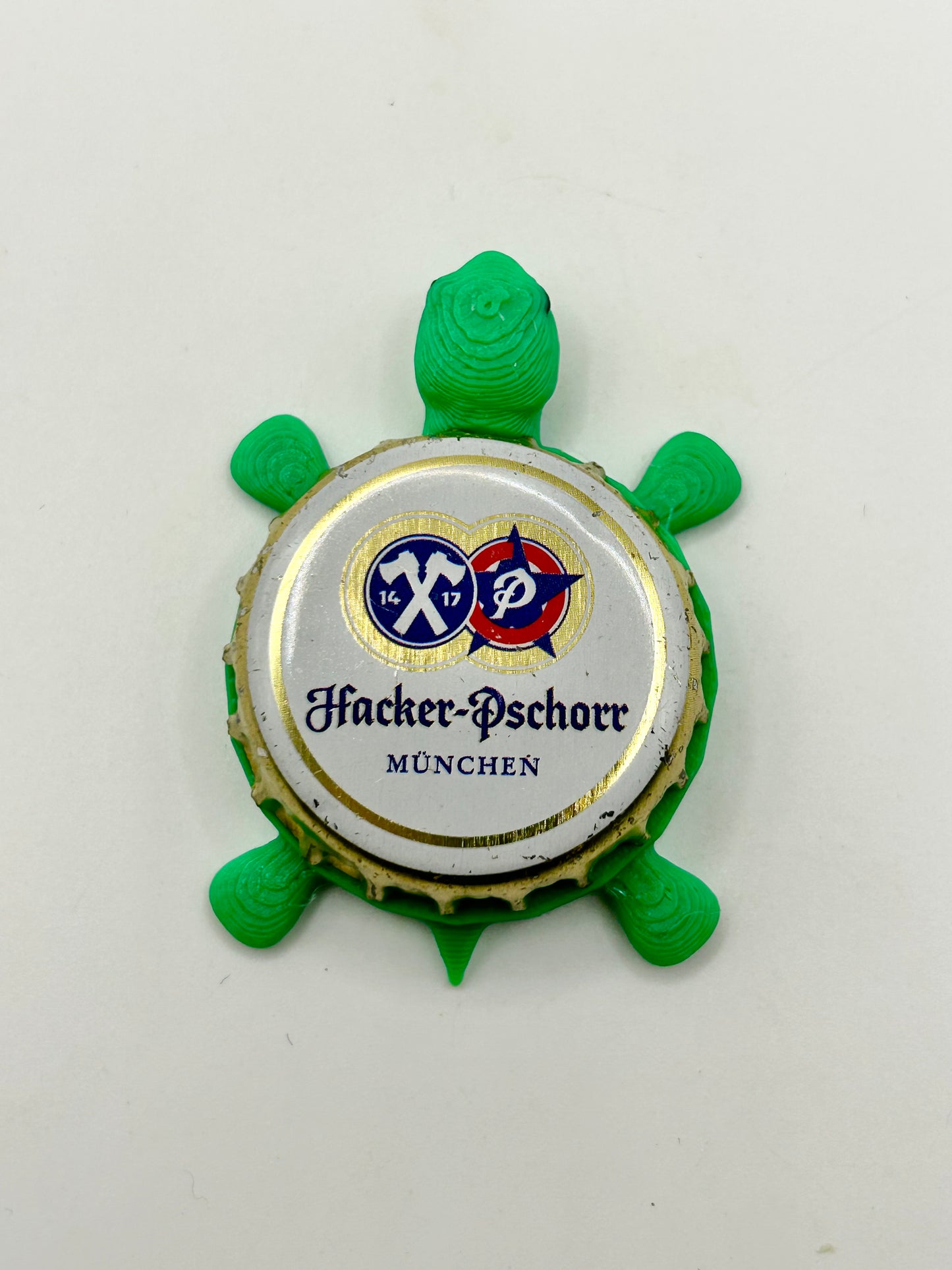 Hacker Pschorr - Bottle Cap Magnet Turtle