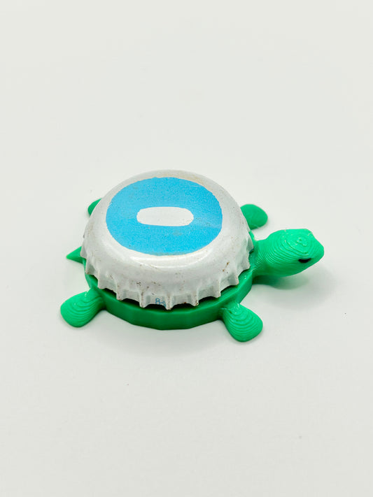 Omission Beer (White) - Bottle Cap Magnet Turtle