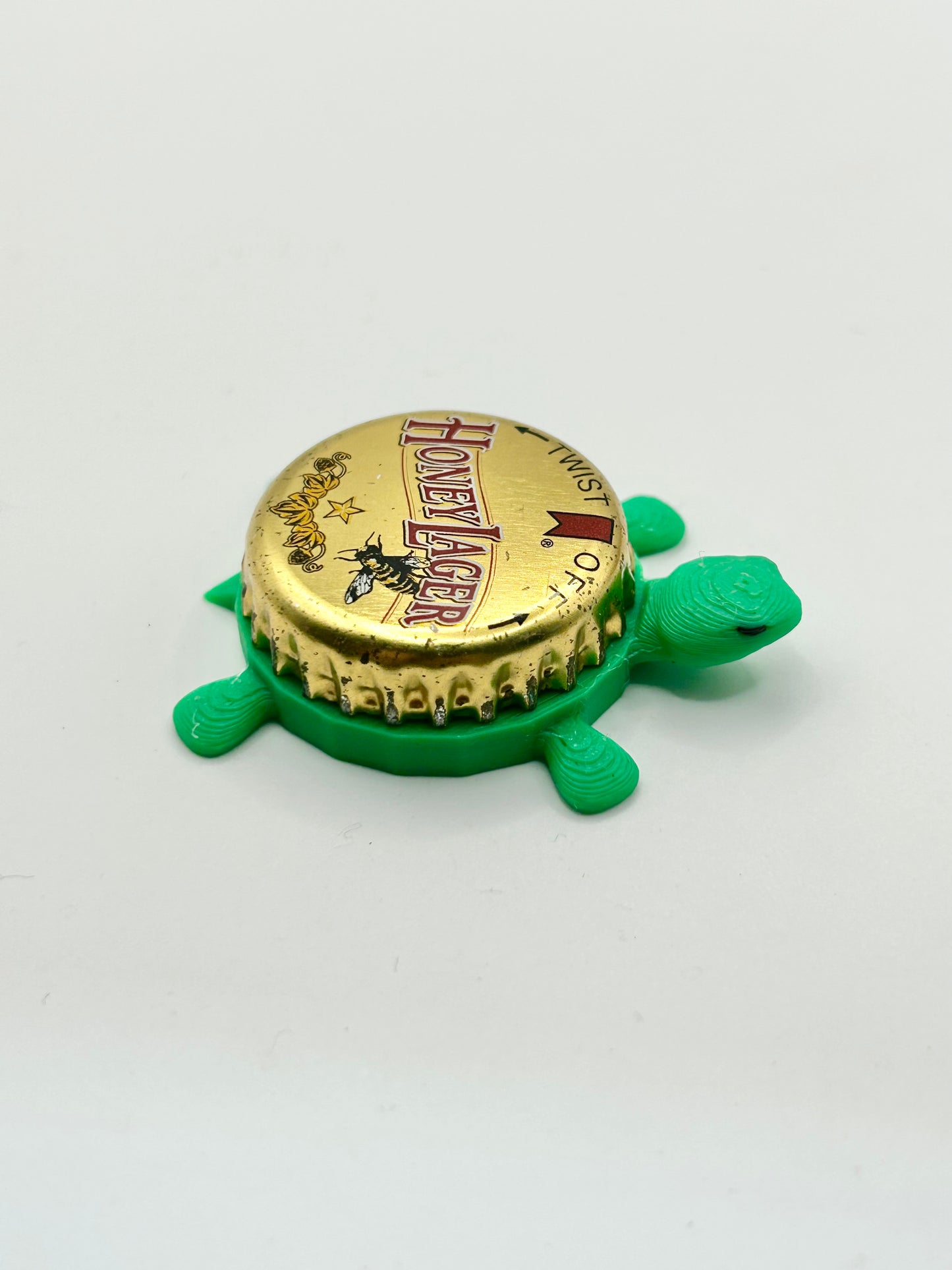 Michelob Honey Lager (Bee) - Bottle Cap Magnet Turtle