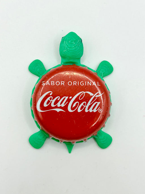 Coca Cola (Sabor Original) - Bottle Cap Magnet Turtle Shell Shocked Art