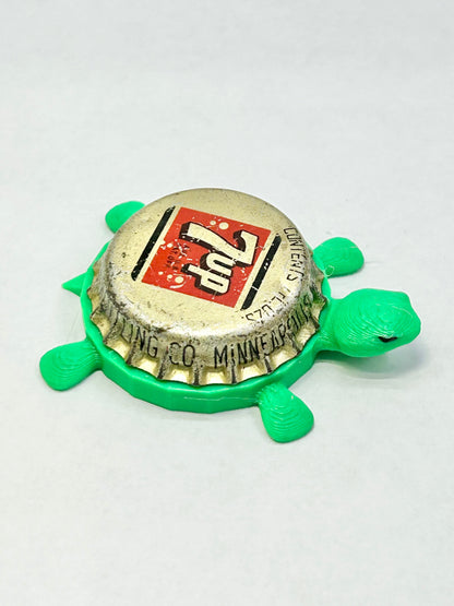 7UP (Vintage) - Bottle Cap Magnet Turtle Shell Shocked Art