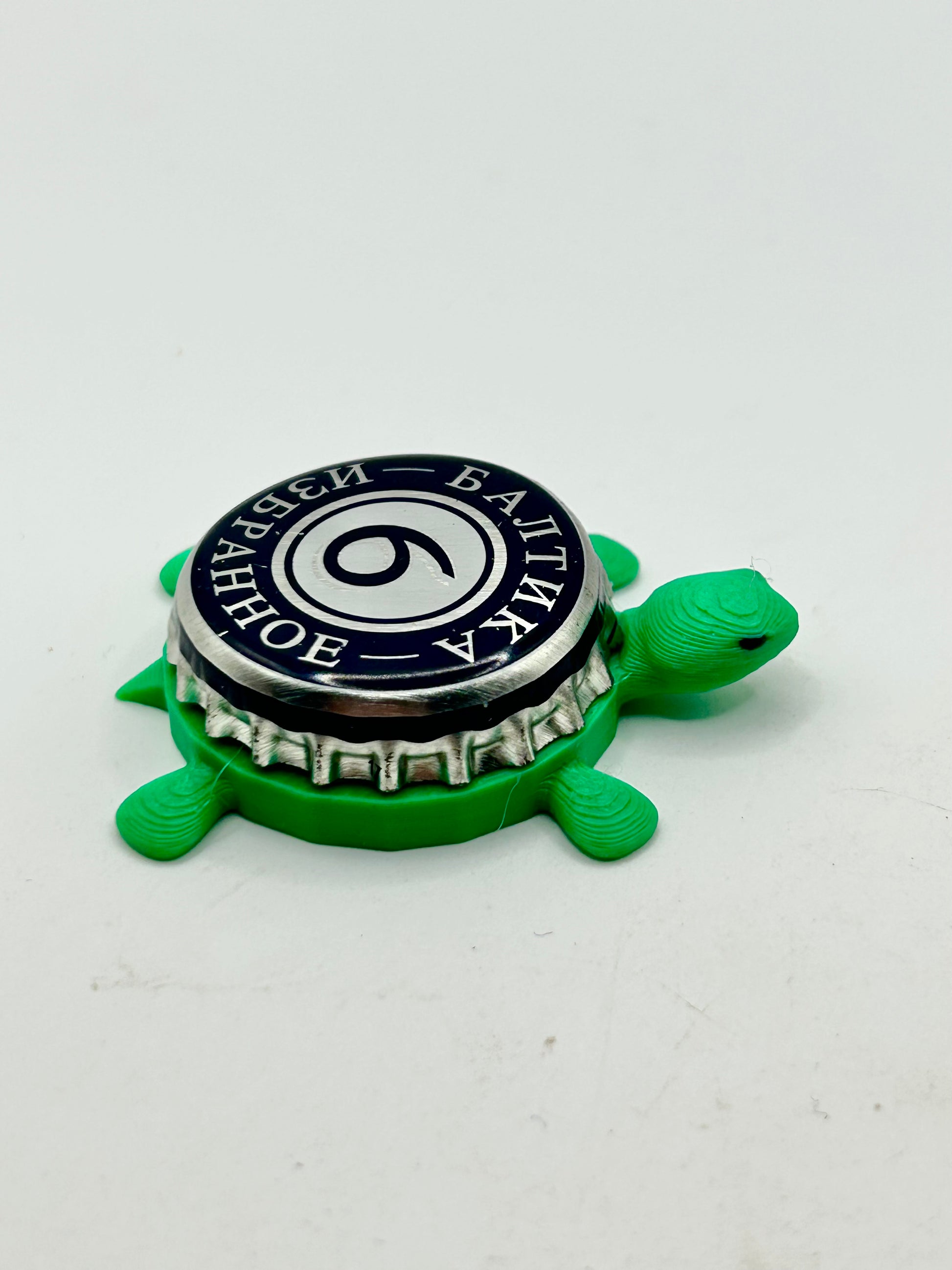 Baltika 6 Porter - Bottle Cap Magnet Turtle Shell Shocked Art