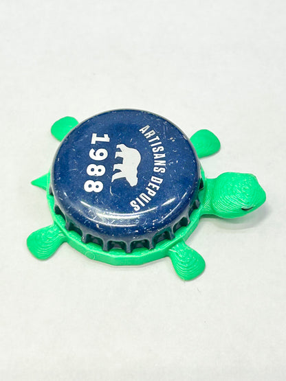 Artisans Depuis 1988 (Navy) - Bottle Cap Magnet Turtle Shell Shocked Art