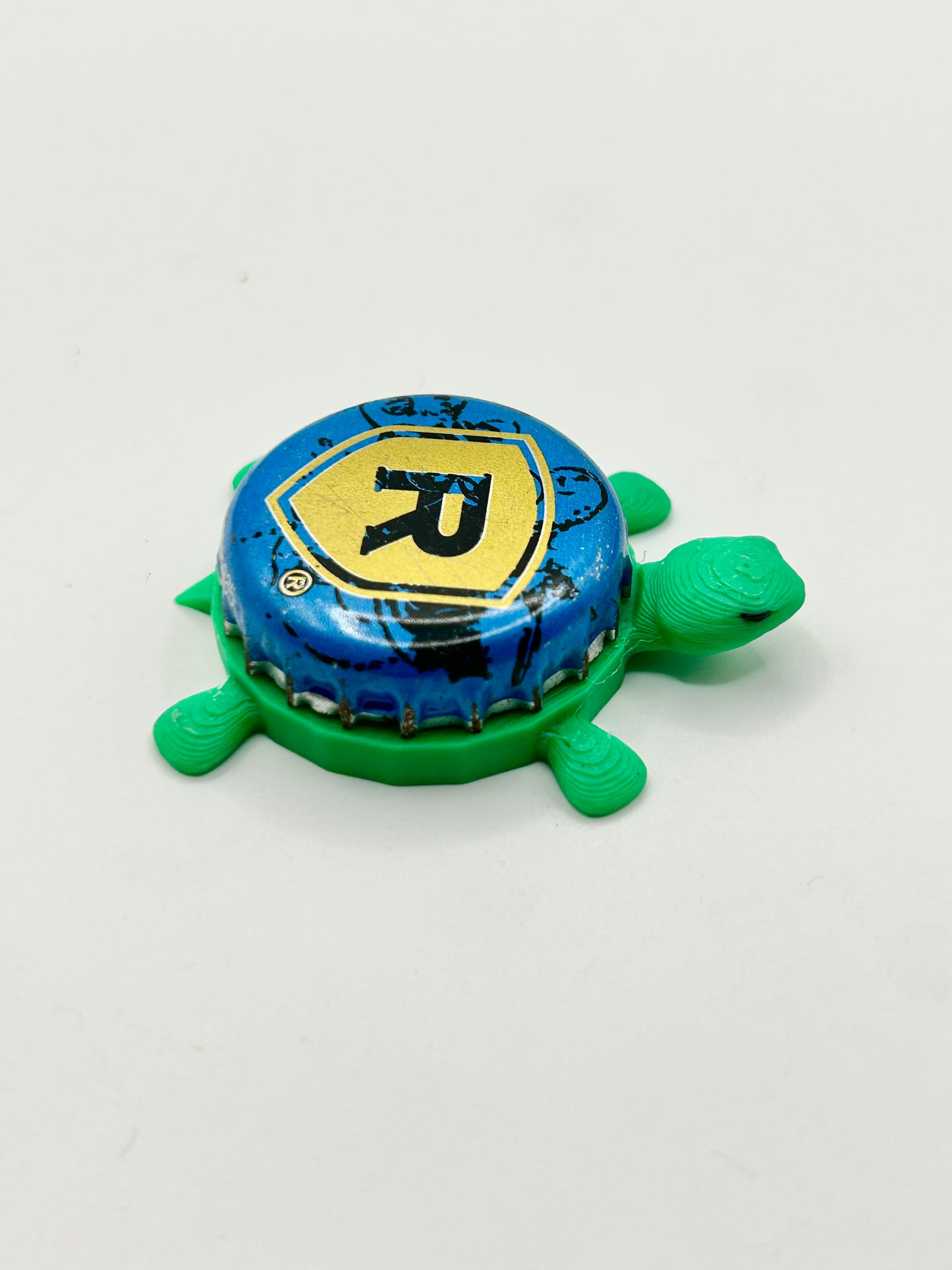 Redd’s Hard Cider (Blue) - Bottle Cap Magnet Turtle