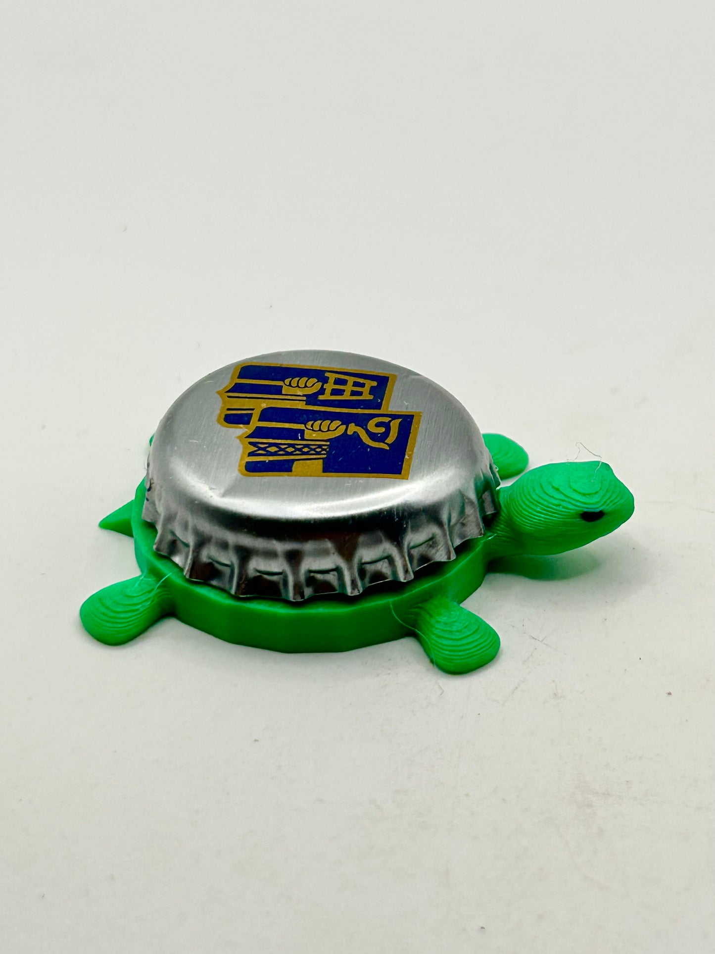 Hoegaarden Logo (Silver) - Bottle Cap Magnet Turtle Shell Shocked Art