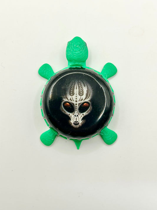Alien Amber - Sierra Blanca Brewing - Bottle Cap Magnet Turtle
