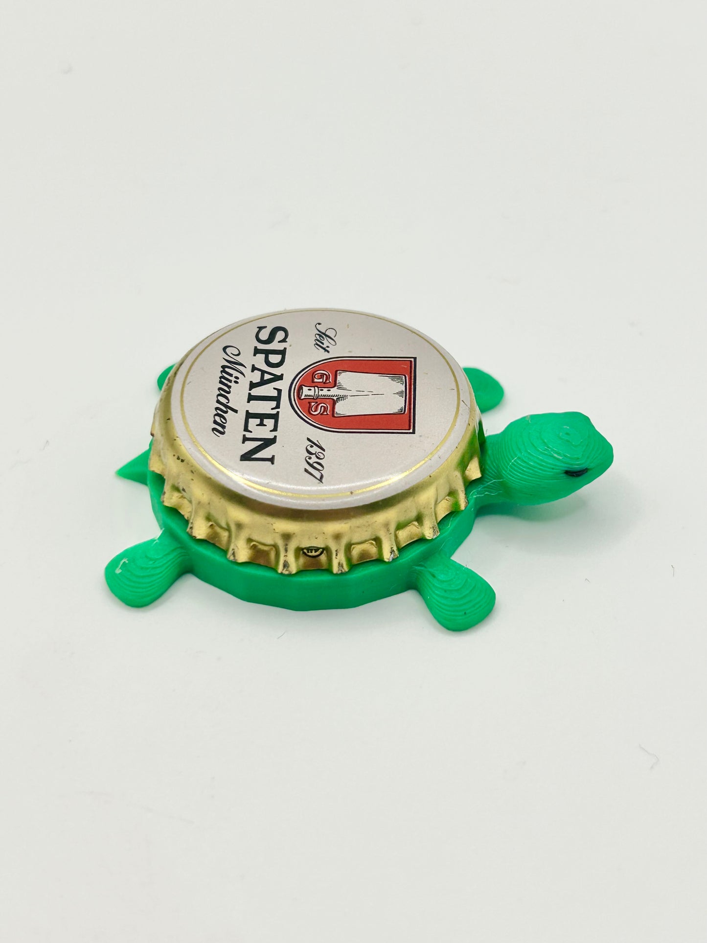 Spaten Munchen (Gold Trim) - Bottle Cap Magnet Turtle