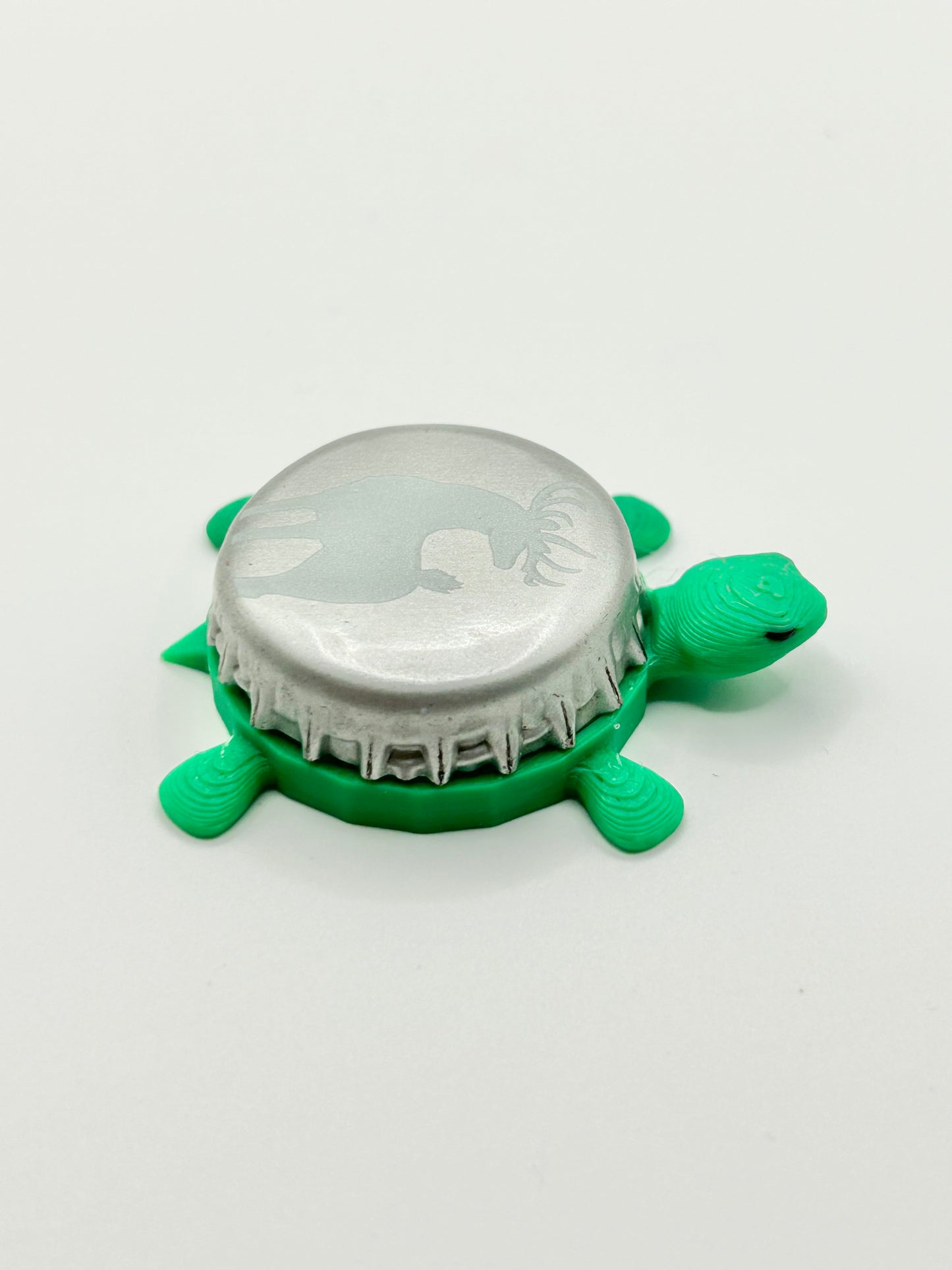Old Dominion (White) - Bottle Cap Magnet Turtle