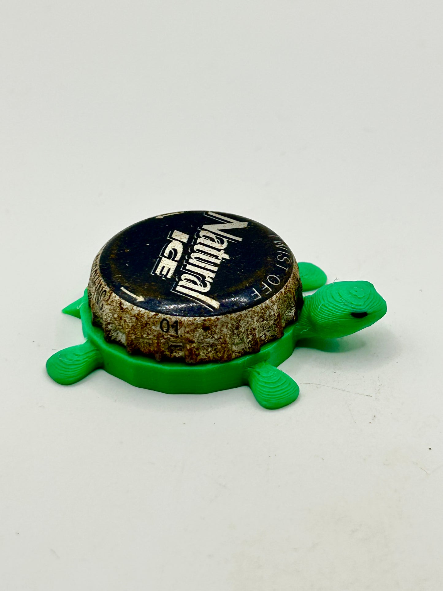 Natural Ice (Vintage) - Bottle Cap Magnet Turtle