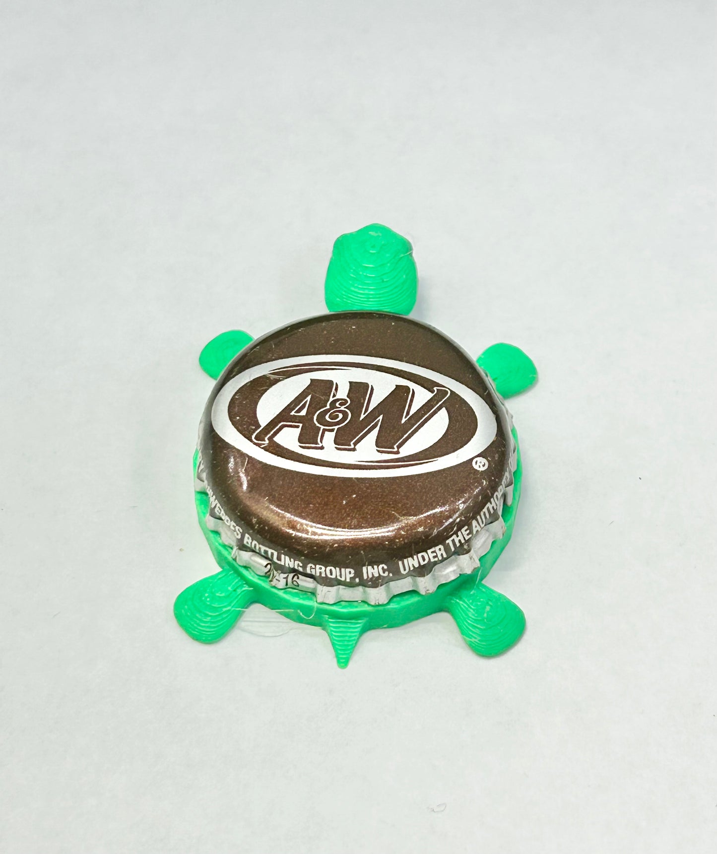 A&W Root Beer (Brown) - Bottle Cap Magnet Turtle
