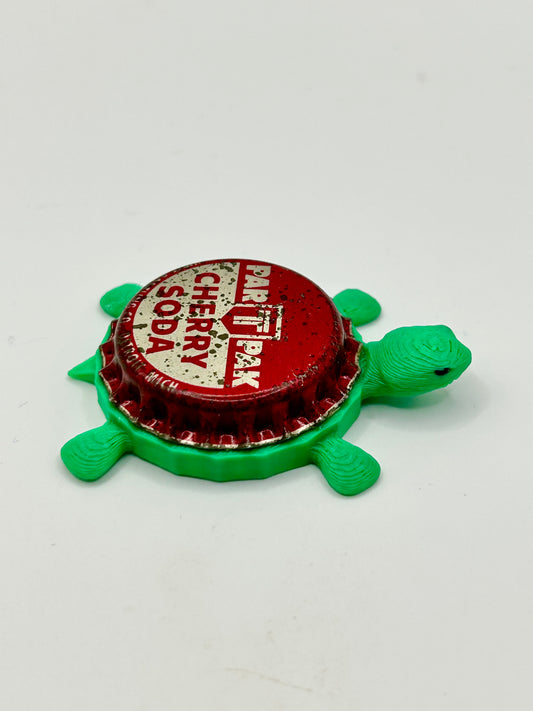 Par T Pak Cherry Soda (Vintage) - Bottle Cap Magnet Turtle