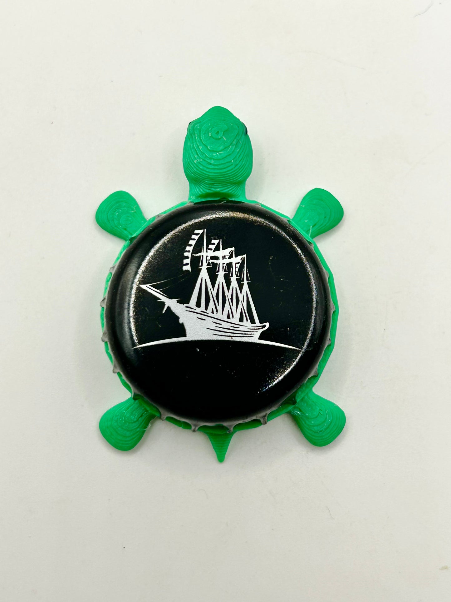 Shipyard Brewing (Black) - Bottle Cap Magnet Turtle